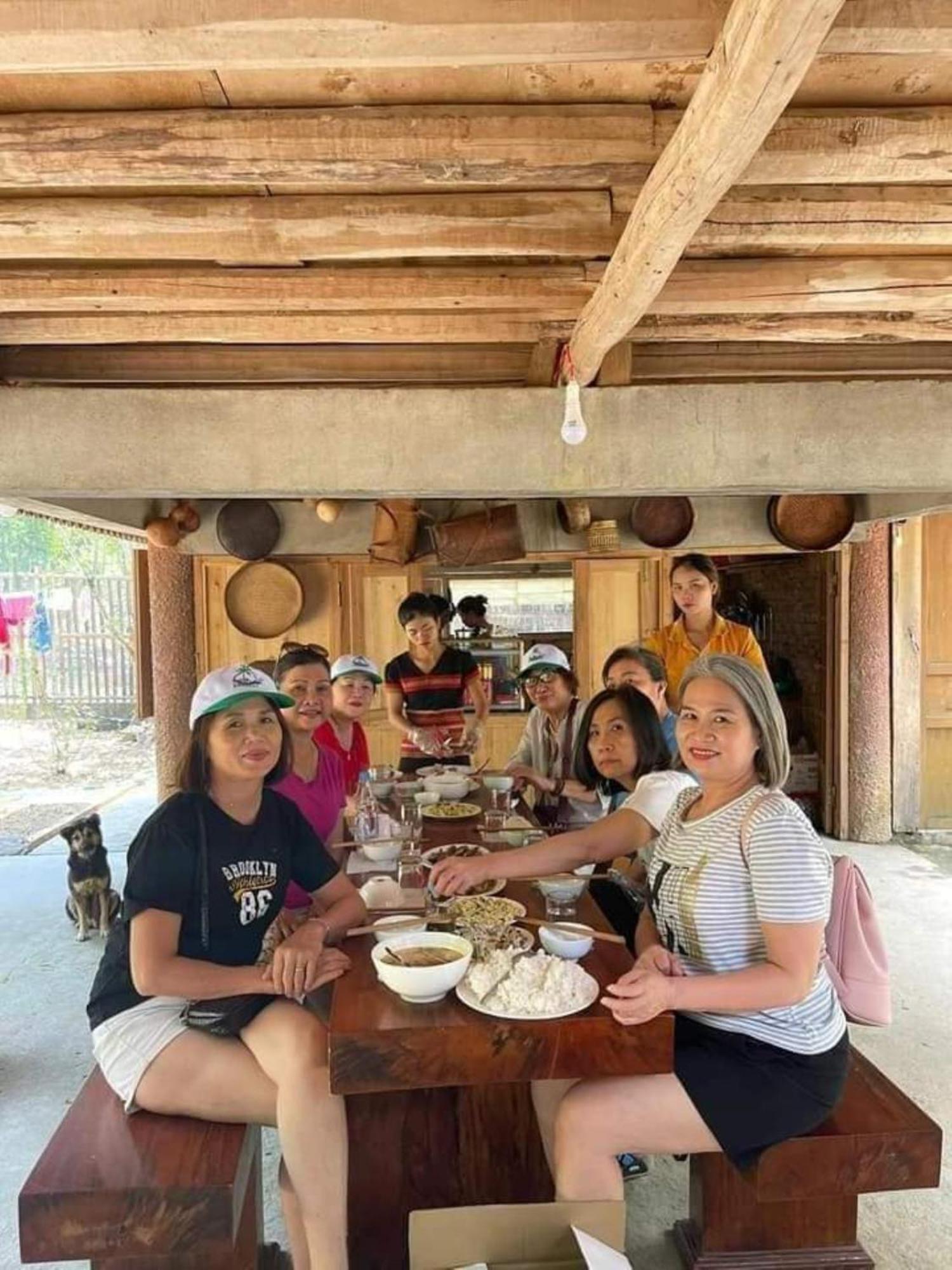 Homestay Ho Son - Thac Anor A Luoi Exterior foto